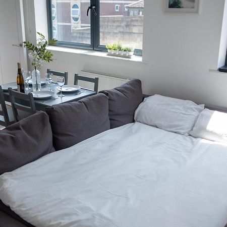Modern One Bedroom Apartment In Town Centre & 4 Min To The Beach Bournemouth Eksteriør billede
