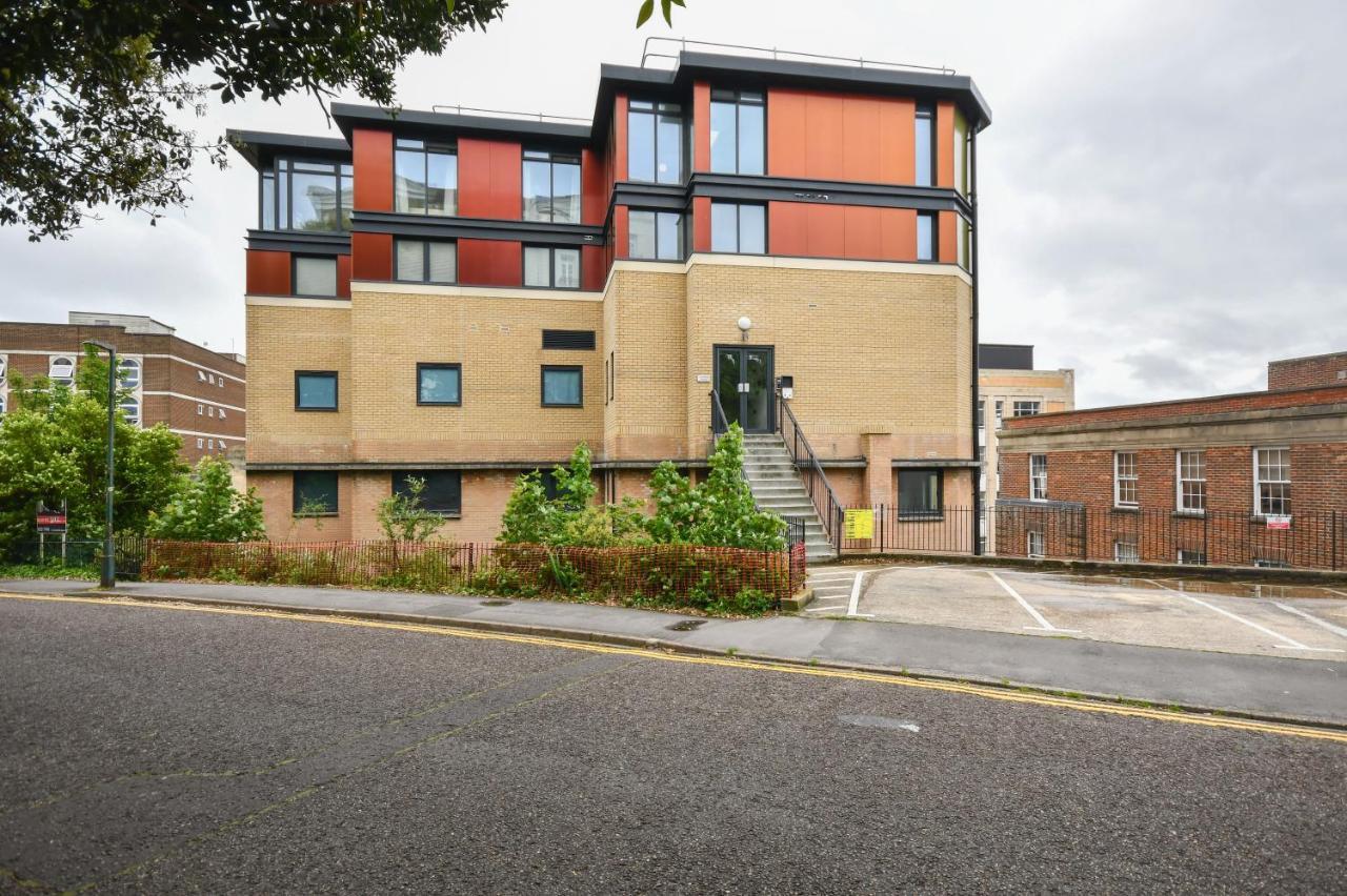 Modern One Bedroom Apartment In Town Centre & 4 Min To The Beach Bournemouth Eksteriør billede