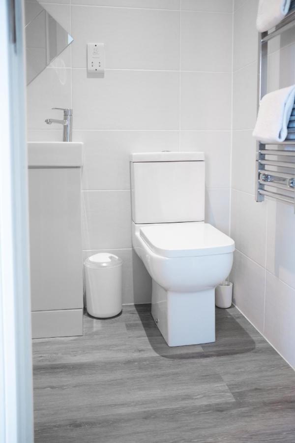 Modern One Bedroom Apartment In Town Centre & 4 Min To The Beach Bournemouth Eksteriør billede