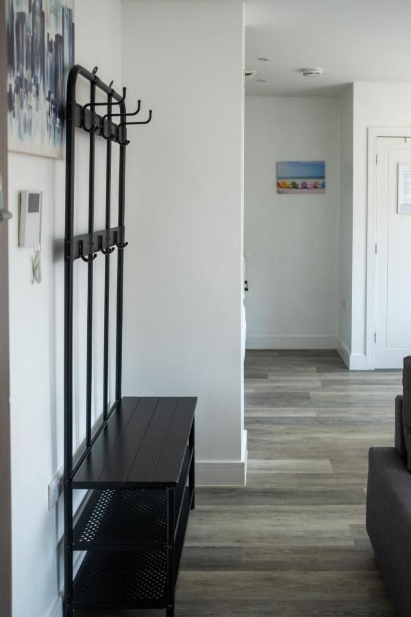 Modern One Bedroom Apartment In Town Centre & 4 Min To The Beach Bournemouth Eksteriør billede